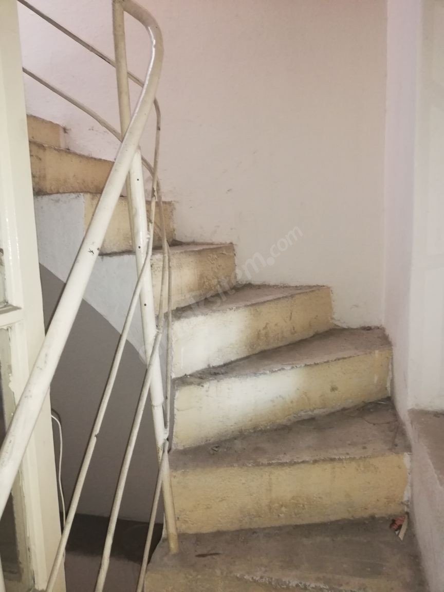 TİRE MELİKE EMLAK Tire konumunda Satılık 200 m2 Atölye 275.000 TL ile